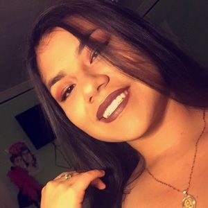 Meet your Posher, Yessenia